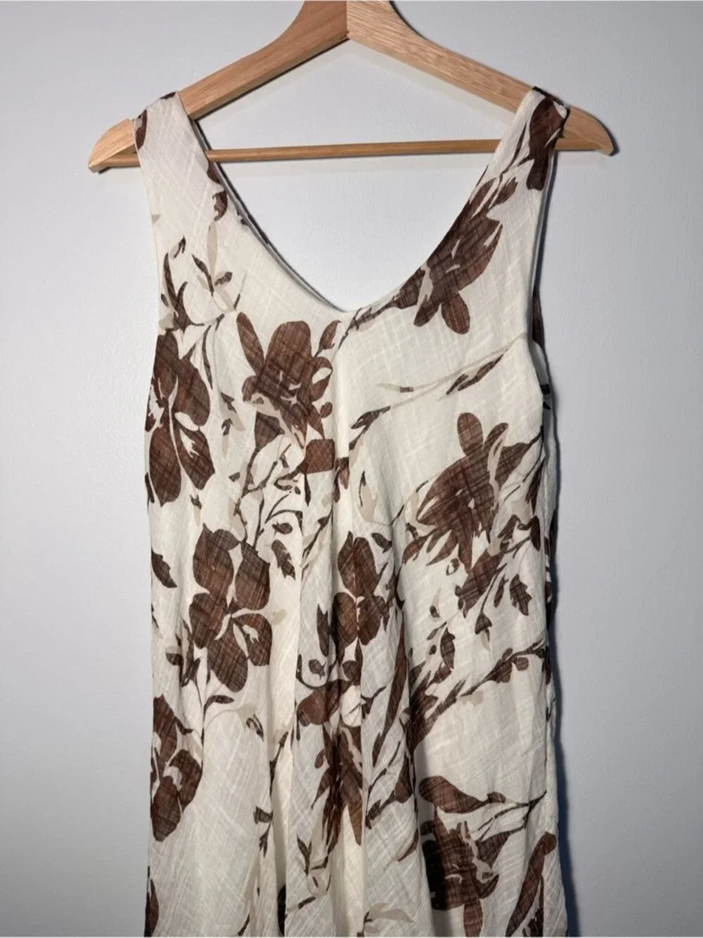Made in Italy Cotton V-Neck Floral Tiered Midi Dress in Cream and Brown